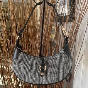 Chic Crescent Shoulder Bag Black White Herringbone Pattern Gold Accents